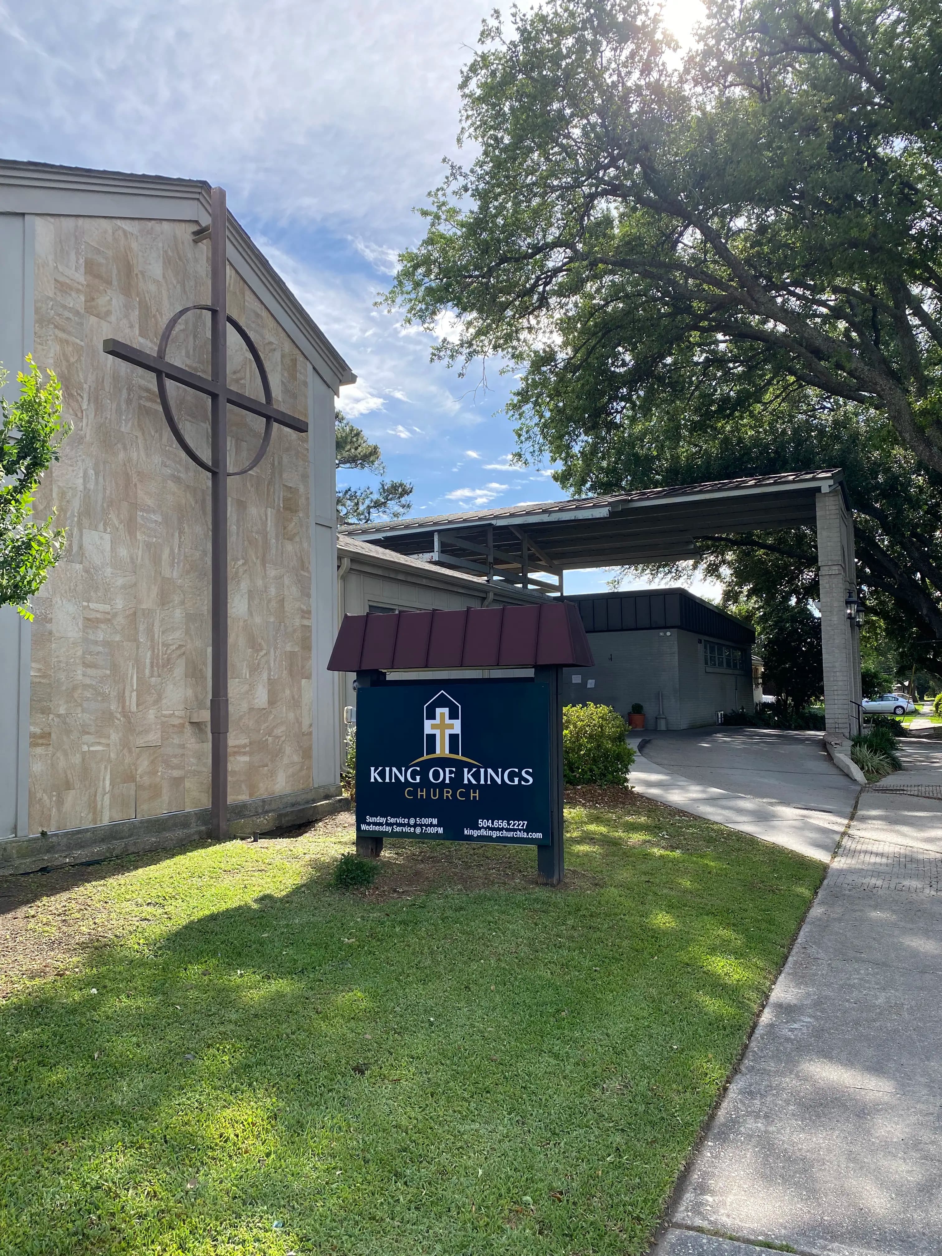 Community at King of Kings Church in Metairie